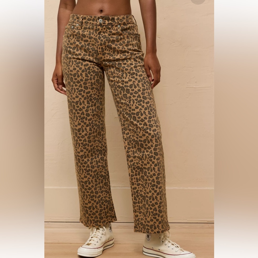 American eagle leopord jeans.Size 0Short